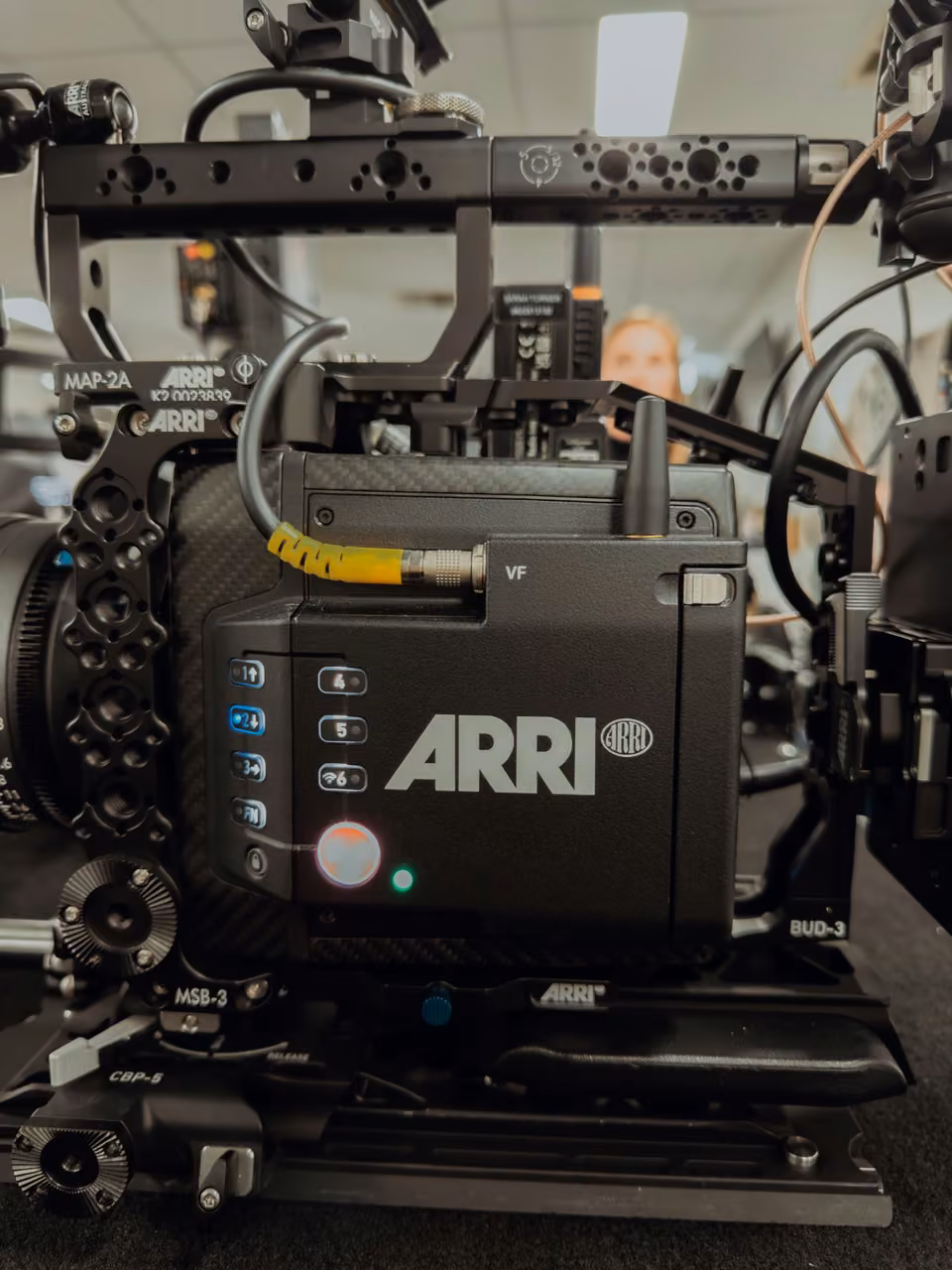 Gros plan sur une caméra de cinéma ARRI